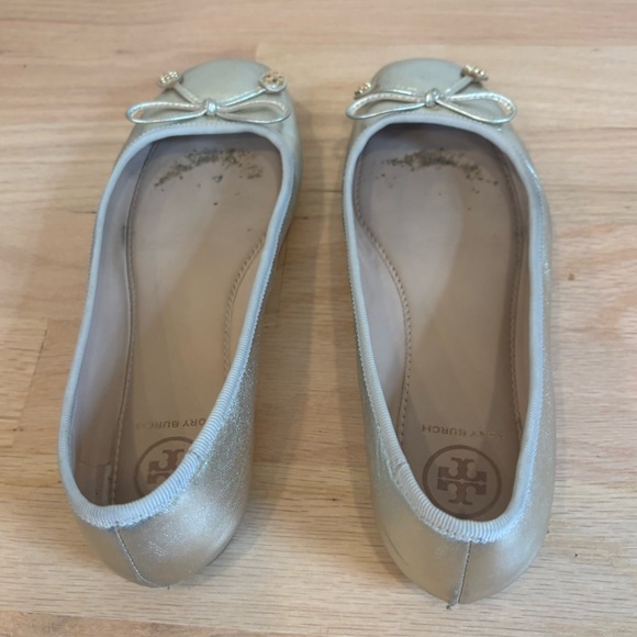 Tory Burch Laila Driver ballet flats in gold-tone leather size 5 - Picture 8 of 10